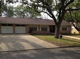 315 Manor Dr, Kerrville, TX 78028