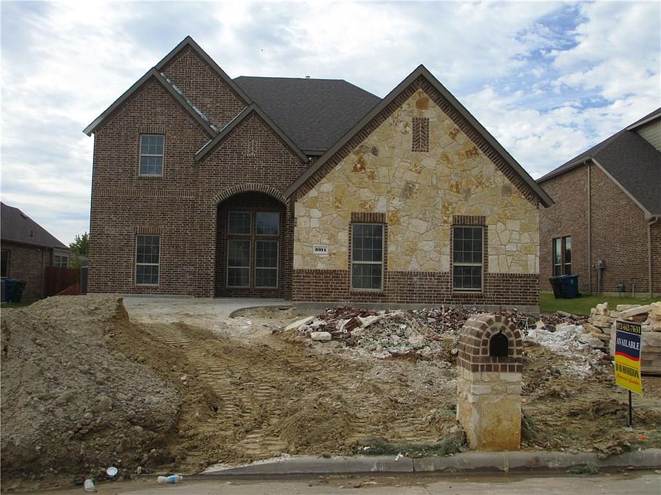 1st image of 6911 Parkwood Dr