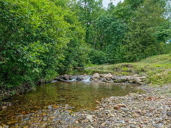 5th image of 108 Winding Creek Ln