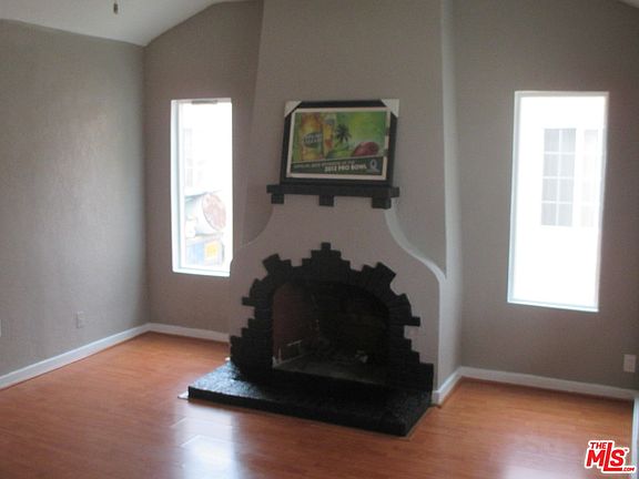 3rd image of 755 W 105th St