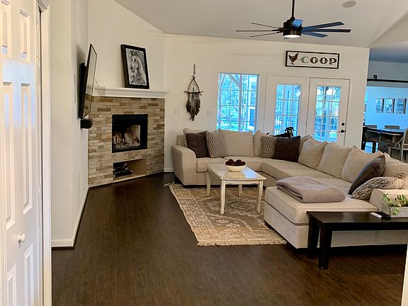 2nd image of 700 Saddleridge Dr