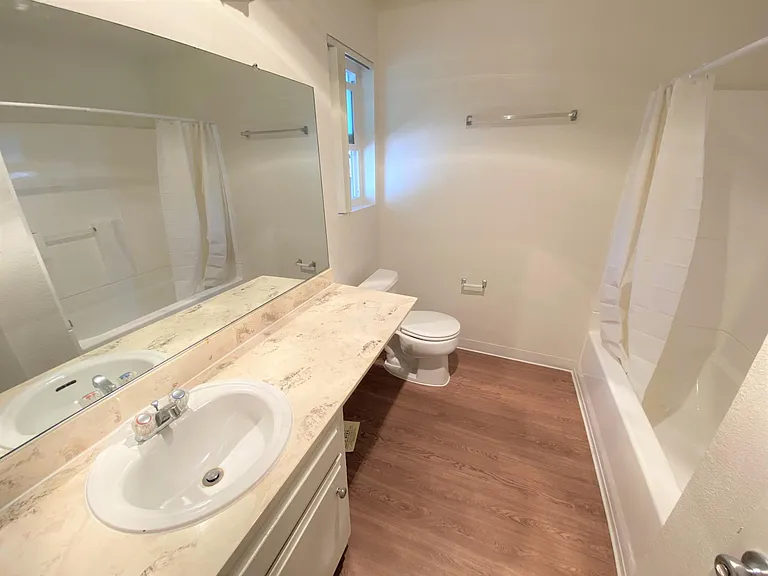Anniversary Apartments — Photo 18