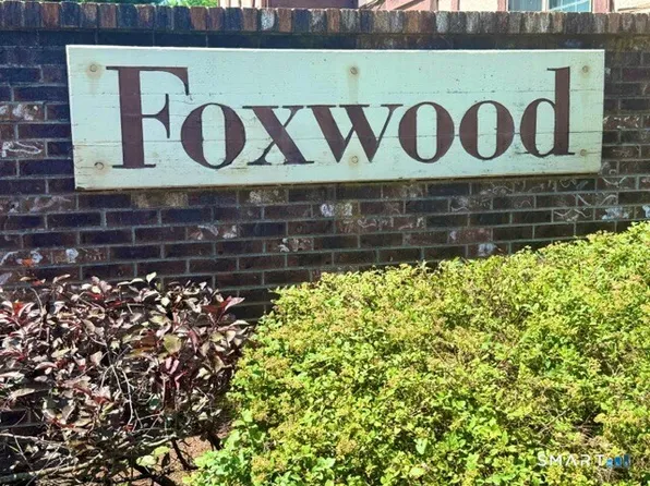 112 Foxwood Close, Milford, CT 06460