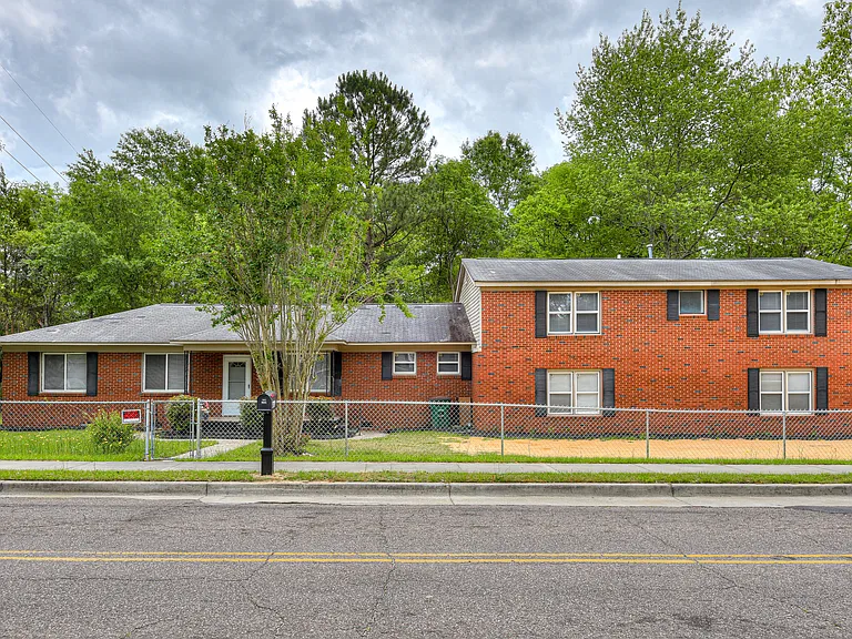 462 Morgan St NW — Photo 1