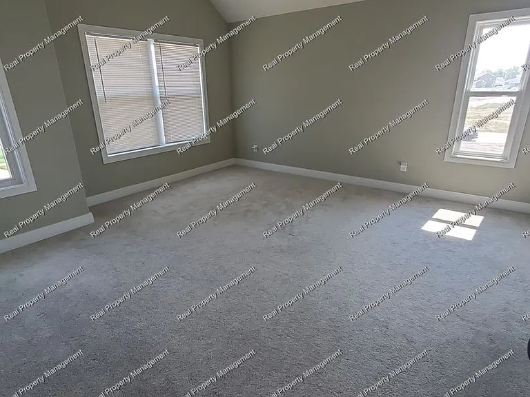 10518 Talus Dr — Photo 15