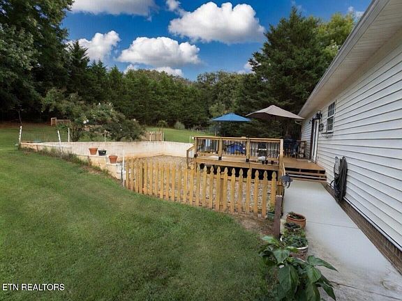 3rd image of 4498 Vinegar Valley Rd
