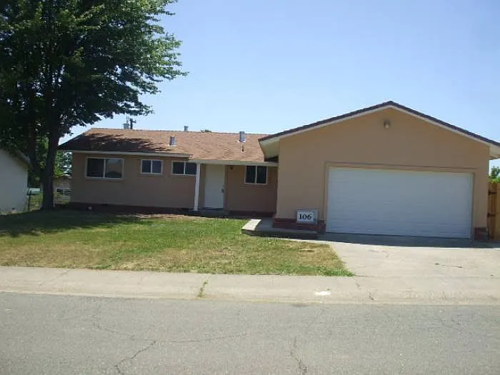 106 Montrose Ct photo 1