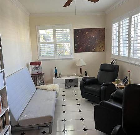 5th image of 72 SE 6th Ave E APT L