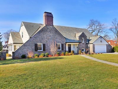 669 Wolfs Ln, Pelham, NY, 10803