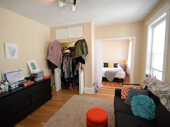 5th image of 83 Glenville Ave