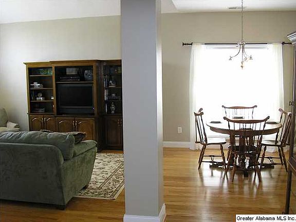 3rd image of 109 Berkshire Manor Cir