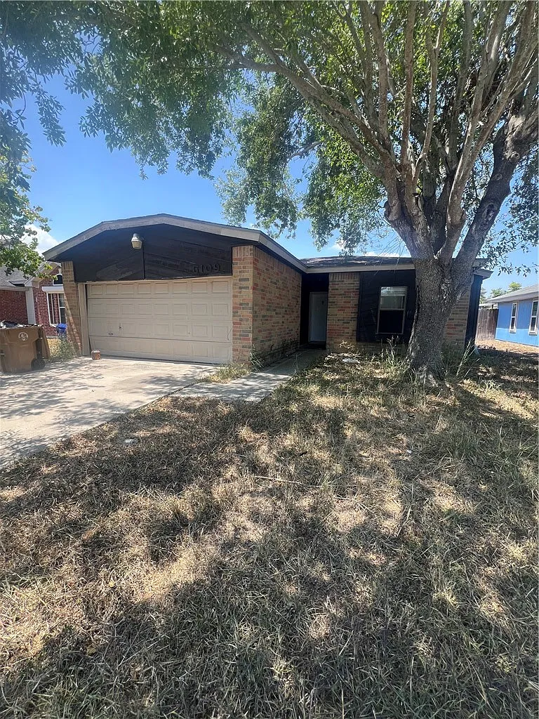 3 bed, 2.0 bath, 1034 sqft, $1,595 — Photo 1