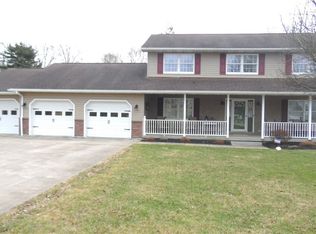 801 Overlook Dr, Coshocton, OH