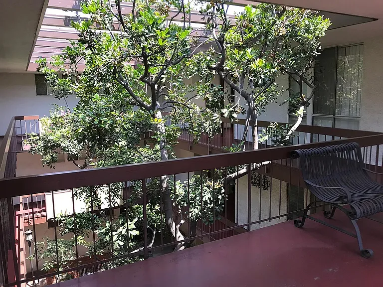 1932 Overland Ave #205 — Photo 2