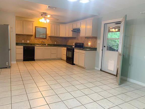 2nd image of 504 Shaw Ave