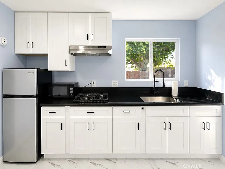 1609 W Badillo Adu Bay #ADU — Photo 5