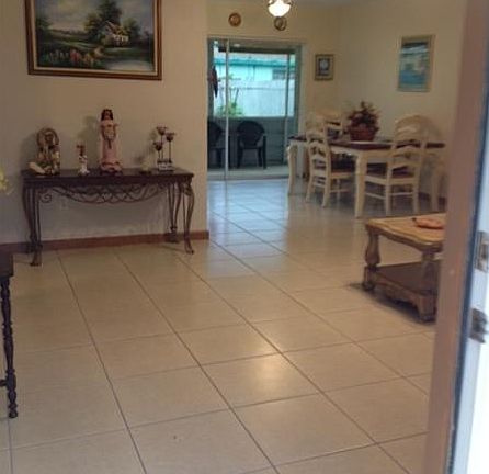 3rd image of 10531 Caribbean Blvd