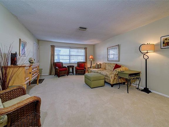 3rd image of 402 Mindy Dr