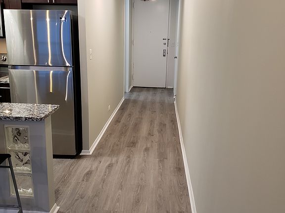 Hallway/ foyer