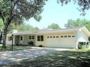 1716 McDonald Dr, Huron, SD 57350