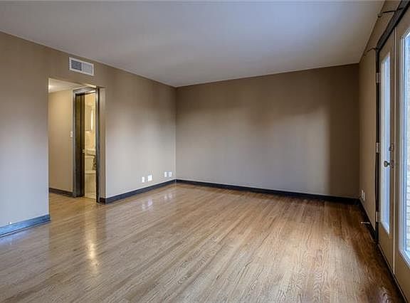 4th image of 4528 Broadway APT 3N