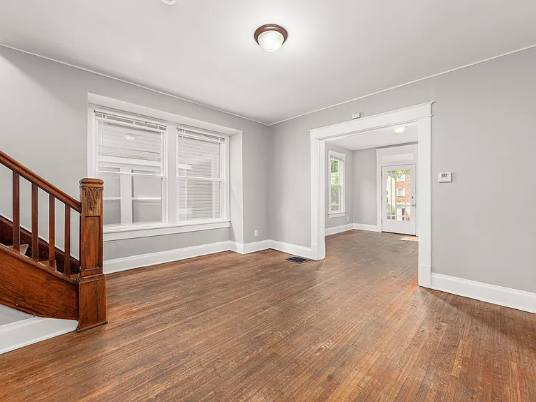 411 13th Ave — Photo 35