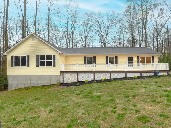 36910 W Lakeland Dr, Mechanicsville, MD 20659