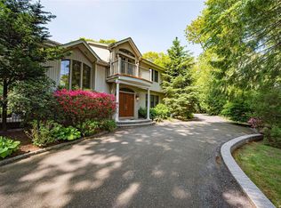 9 Violet Dr, Huntington Station, NY 11746