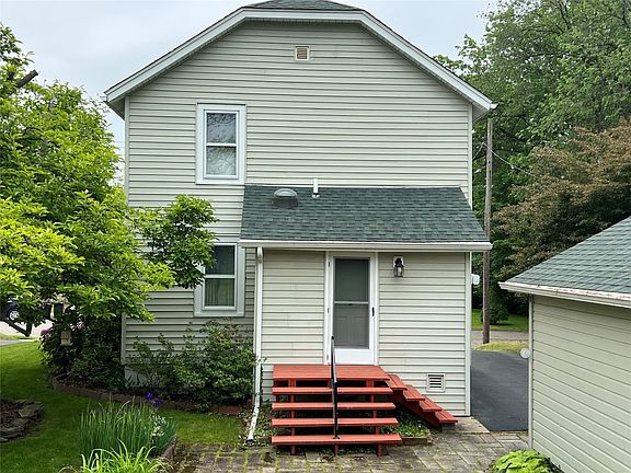 5th image of 71 Shelby St
