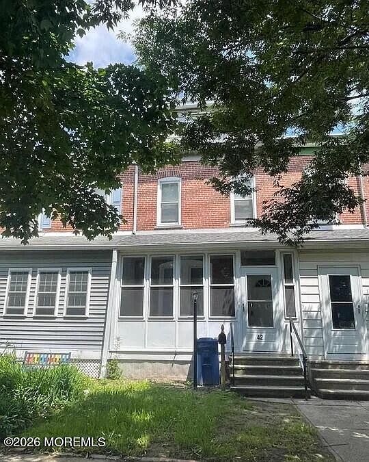 1st image of 42 3rd Avenue