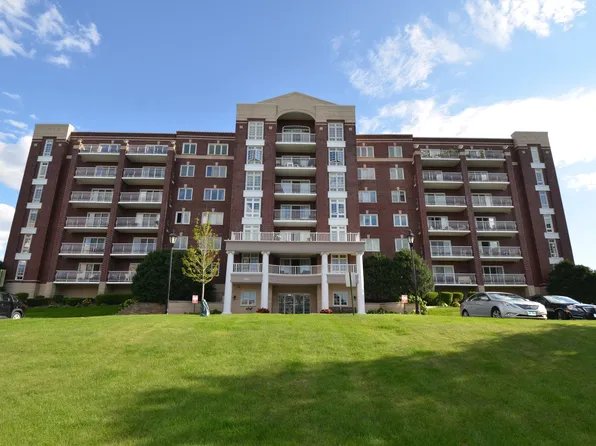 7061 W Touhy Ave APT 307, Niles, IL 60714