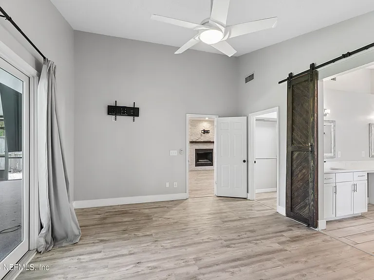 204 Crosstern Ct — Photo 27