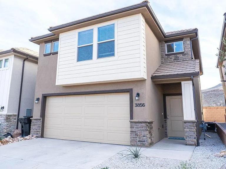 3856 E Transam Ln — Photo 2