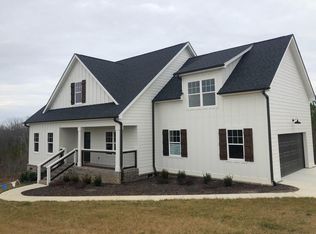 2122 Autumn River Dr, Soddy Daisy, TN 37379