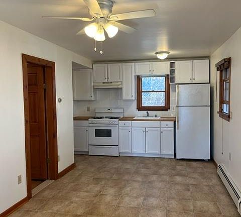 3rd image of 147 Beach 95th St Floor 1