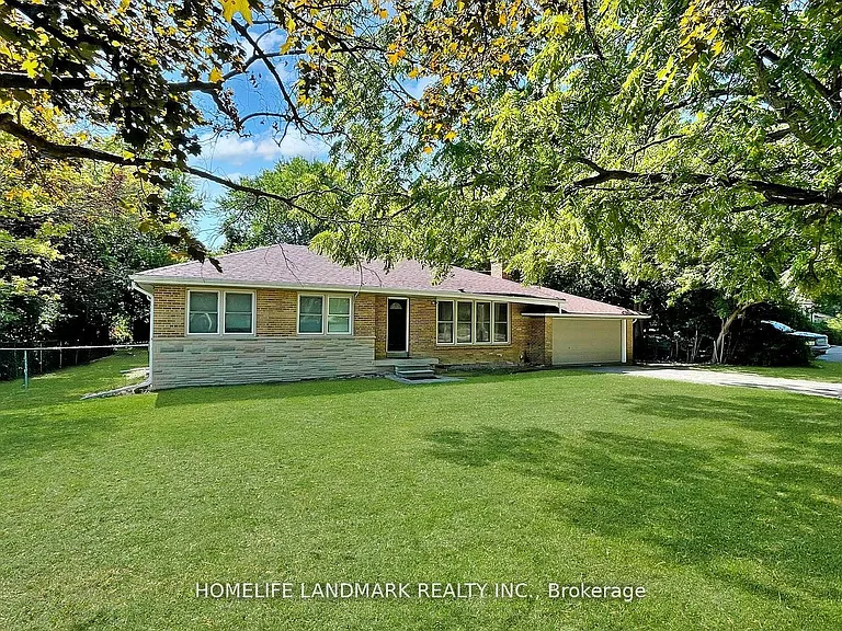 11 Uplands Ave #BASEMENT — Photo 2