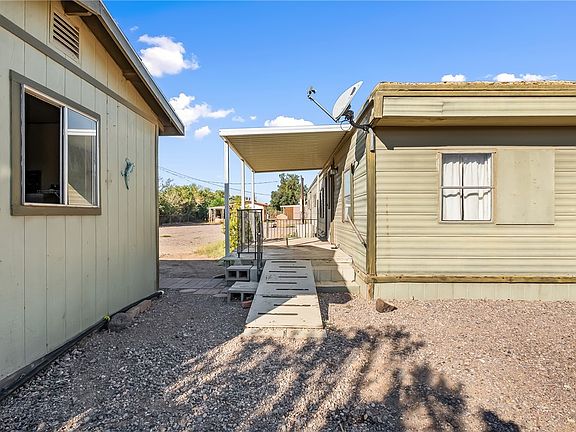 4th image of 2096 E Hackamore Drive