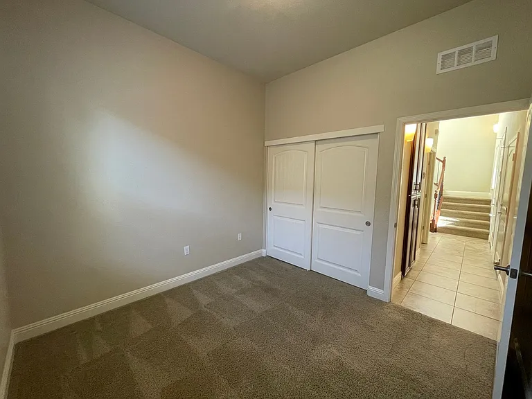 333 Wagon Wheel Dr — Photo 4