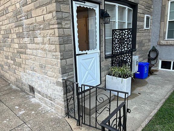 2nd image of 4733 Knorr St #2