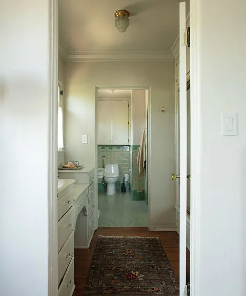 5662 Berkshire Dr — Photo 24