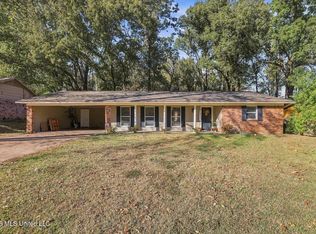 1211 Pineview Dr, Clinton, MS 39056