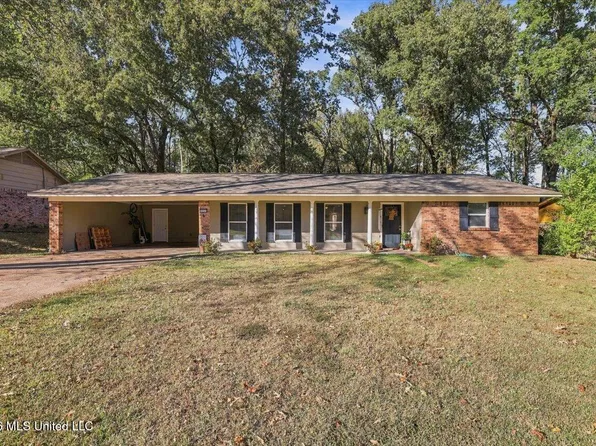 1211 Pineview Dr, Clinton, MS 39056