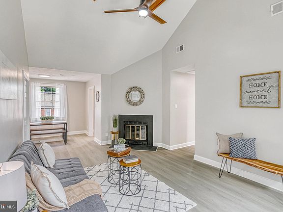 3rd image of 2503 Arlington Blvd APT 202