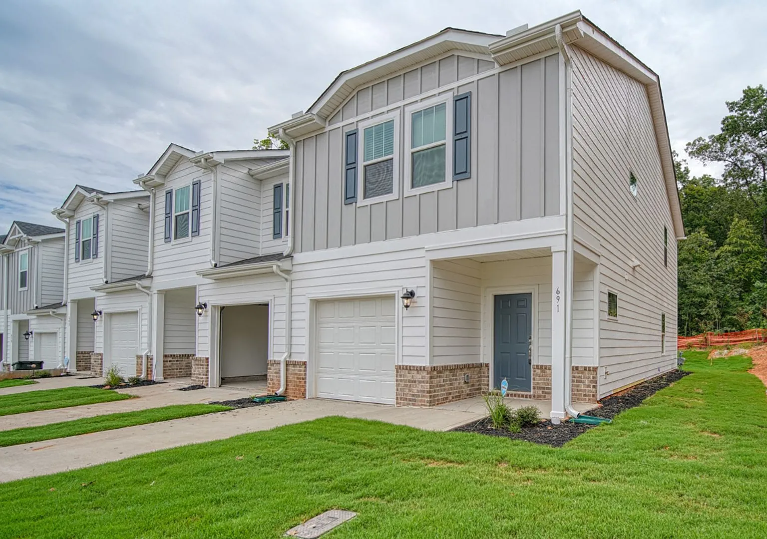 3 Bed/2.5 Bath New Construction Townhome in Greer — Photo 1