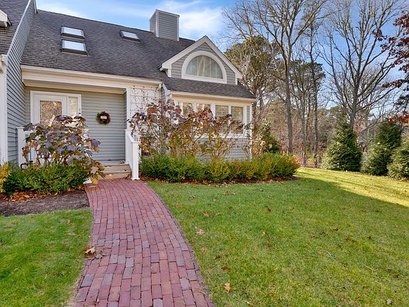 2nd image of 7 Meetinghouse Village Way