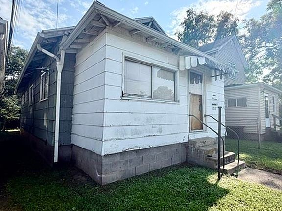 3rd image of 1217 5th Ave W