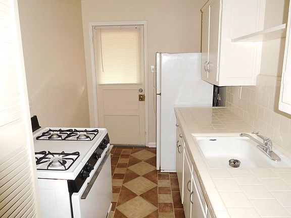 3rd image of 6728 Lawndale St APT 3