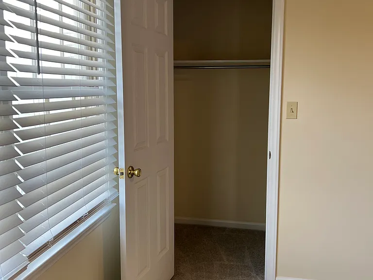 1270 Ebenezer Rd — Photo 8