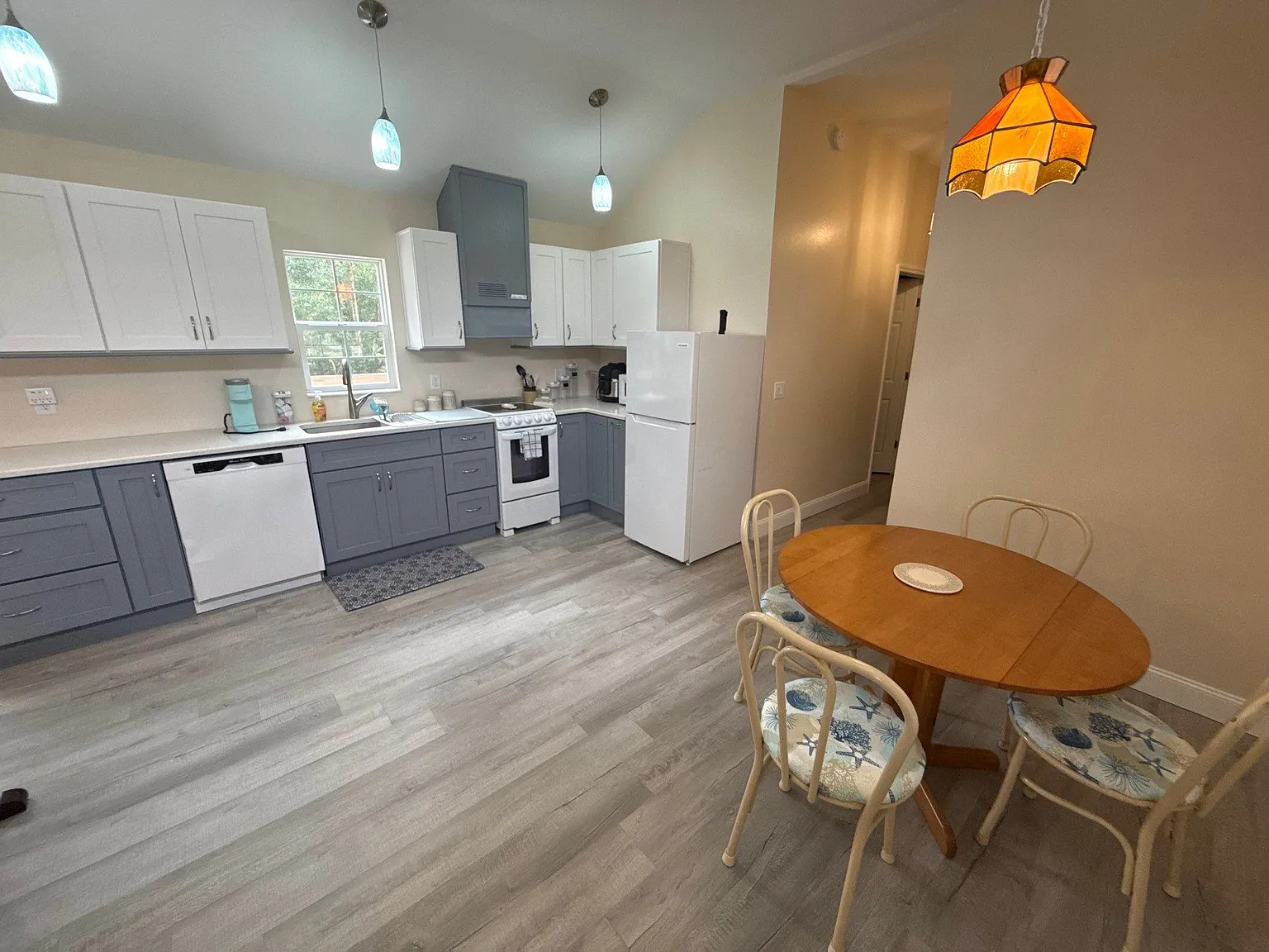 2 bed, 2.0 bath, 960 sqft, $1,700 — Photo 3