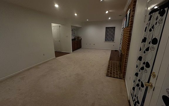 4th image of 1 Aspen Willow Dr